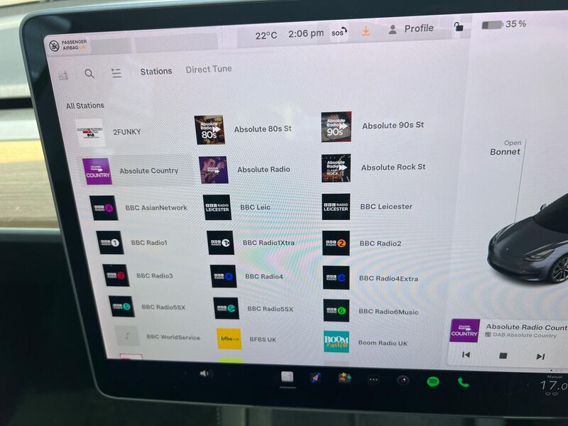 TESLA MODEL 3