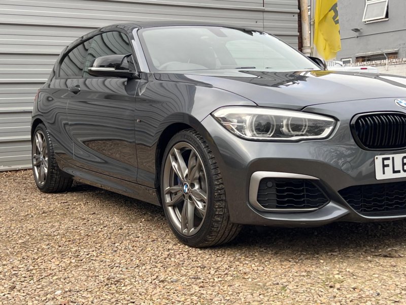 BMW 1 SERIES