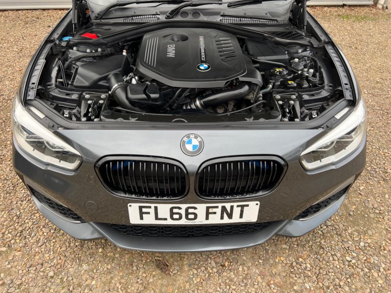 BMW 1 SERIES
