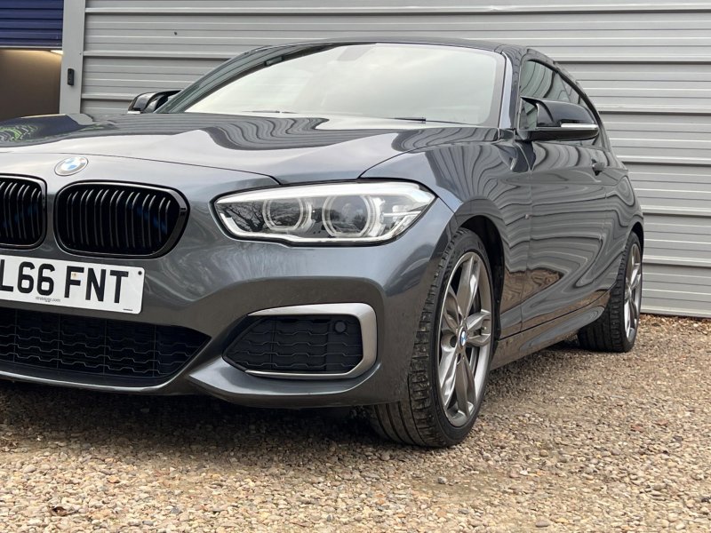 BMW 1 SERIES