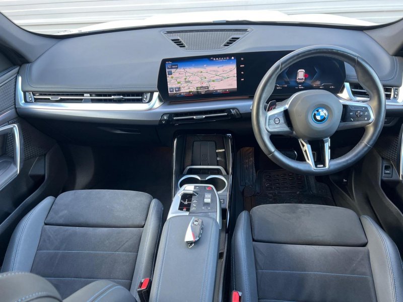 BMW IX1