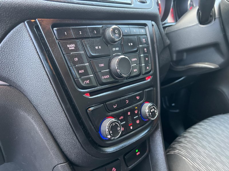 VAUXHALL MOKKA