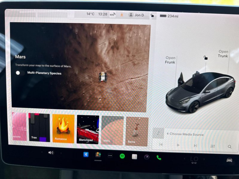 TESLA MODEL 3