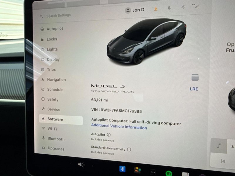TESLA MODEL 3