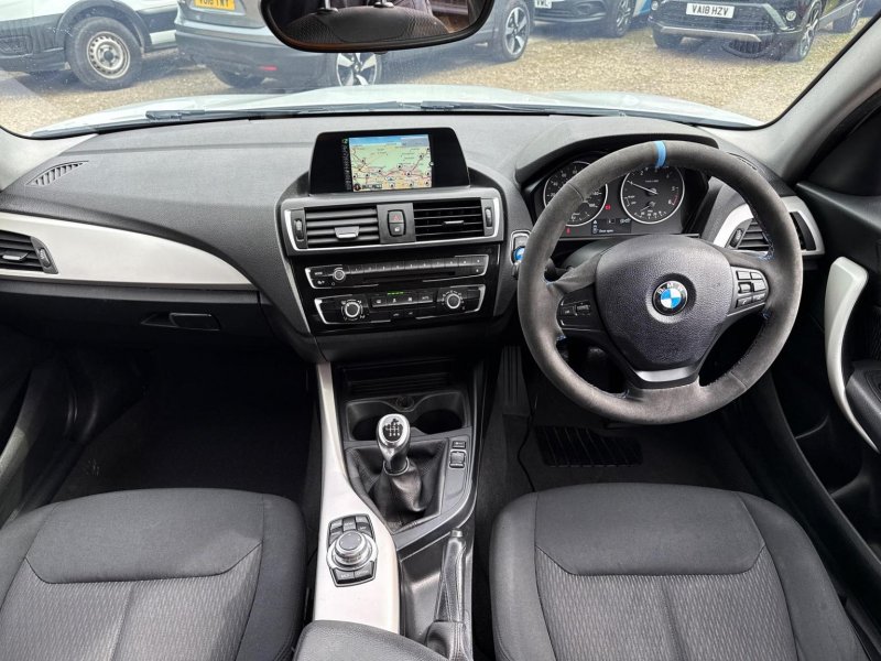 BMW 1 SERIES