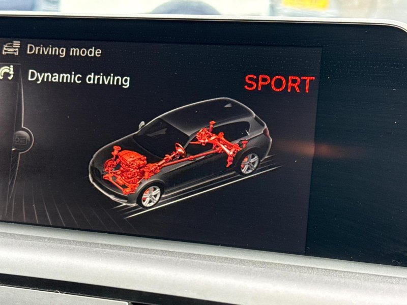 BMW 1 SERIES