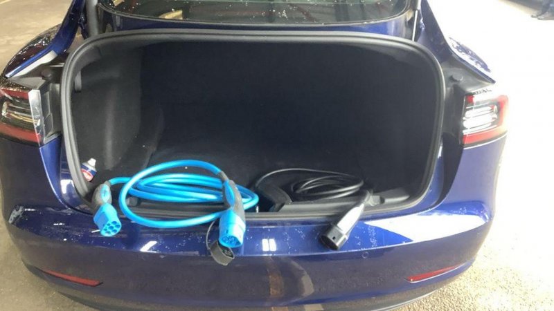 TESLA MODEL 3