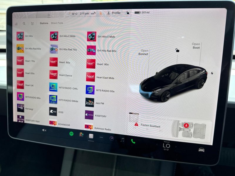 TESLA MODEL 3