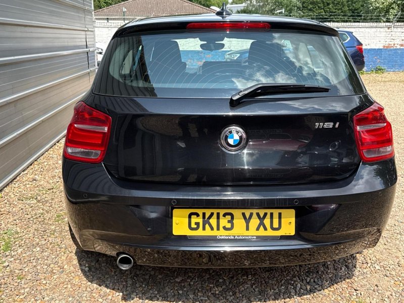 BMW 1 SERIES