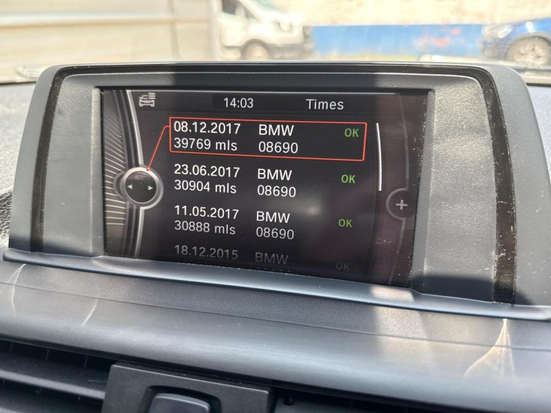 BMW 1 SERIES