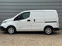 NISSAN E-NV200