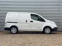 NISSAN E-NV200