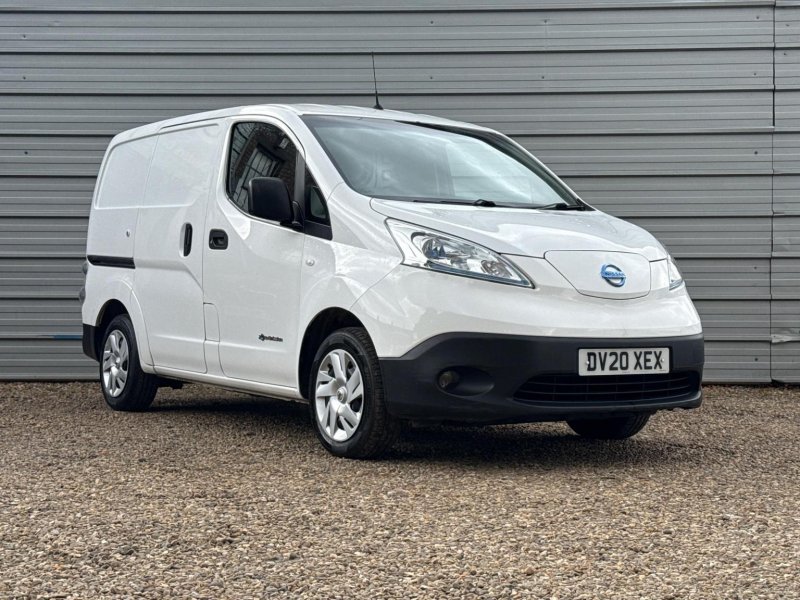 NISSAN E-NV200