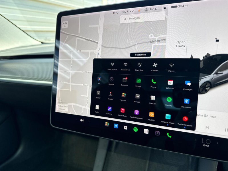 TESLA MODEL 3