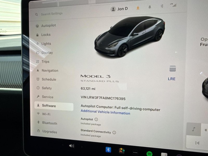 TESLA MODEL 3