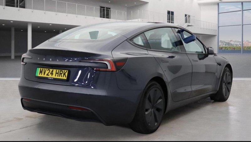 TESLA MODEL 3
